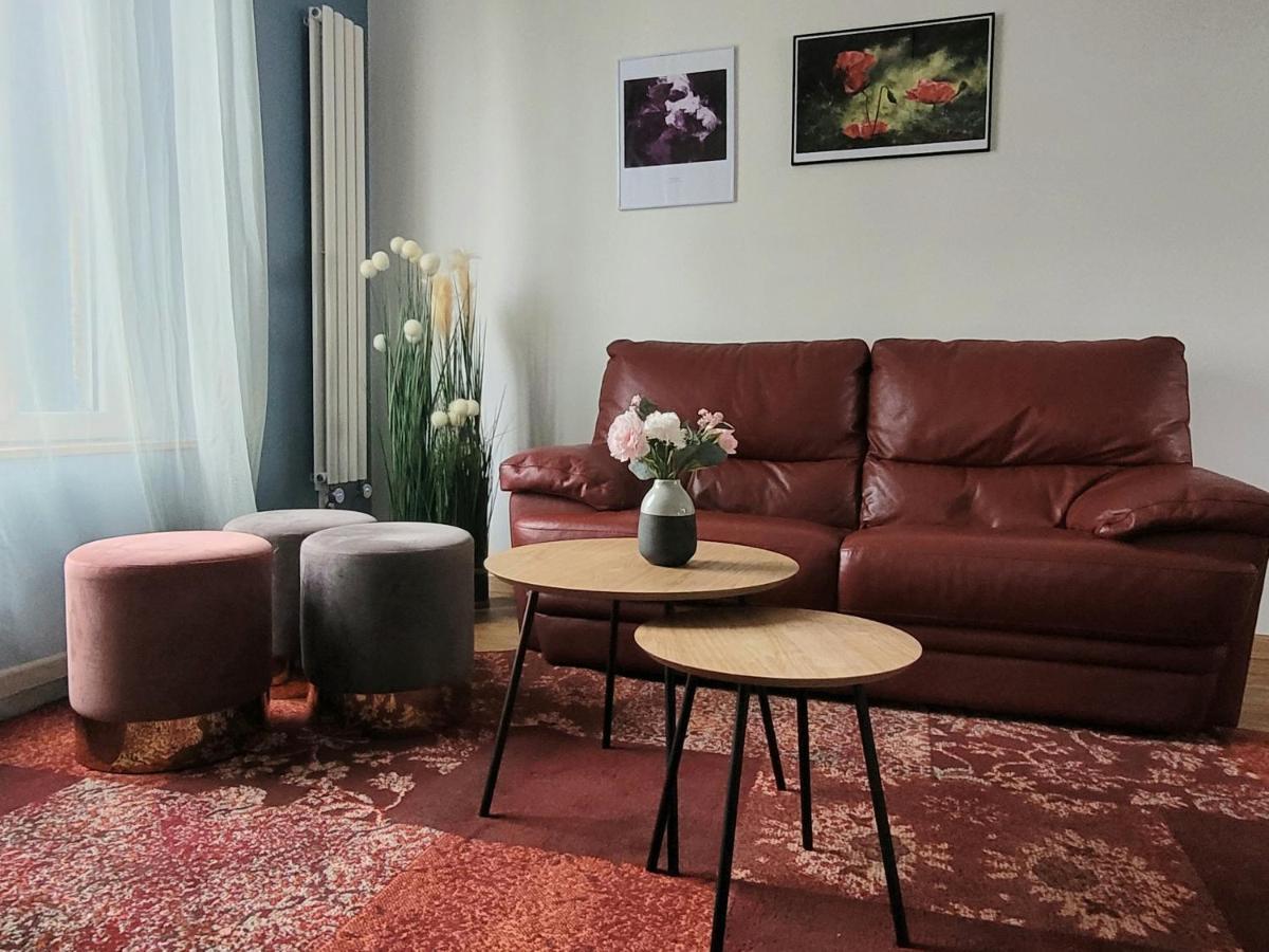 Appartements Cdg Joigny Bagian luar foto