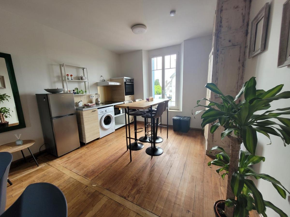 Appartements Cdg Joigny Bagian luar foto