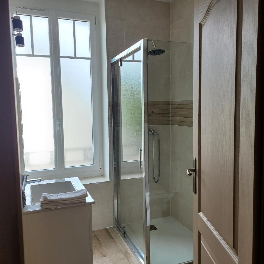 Appartements Cdg Joigny Bagian luar foto