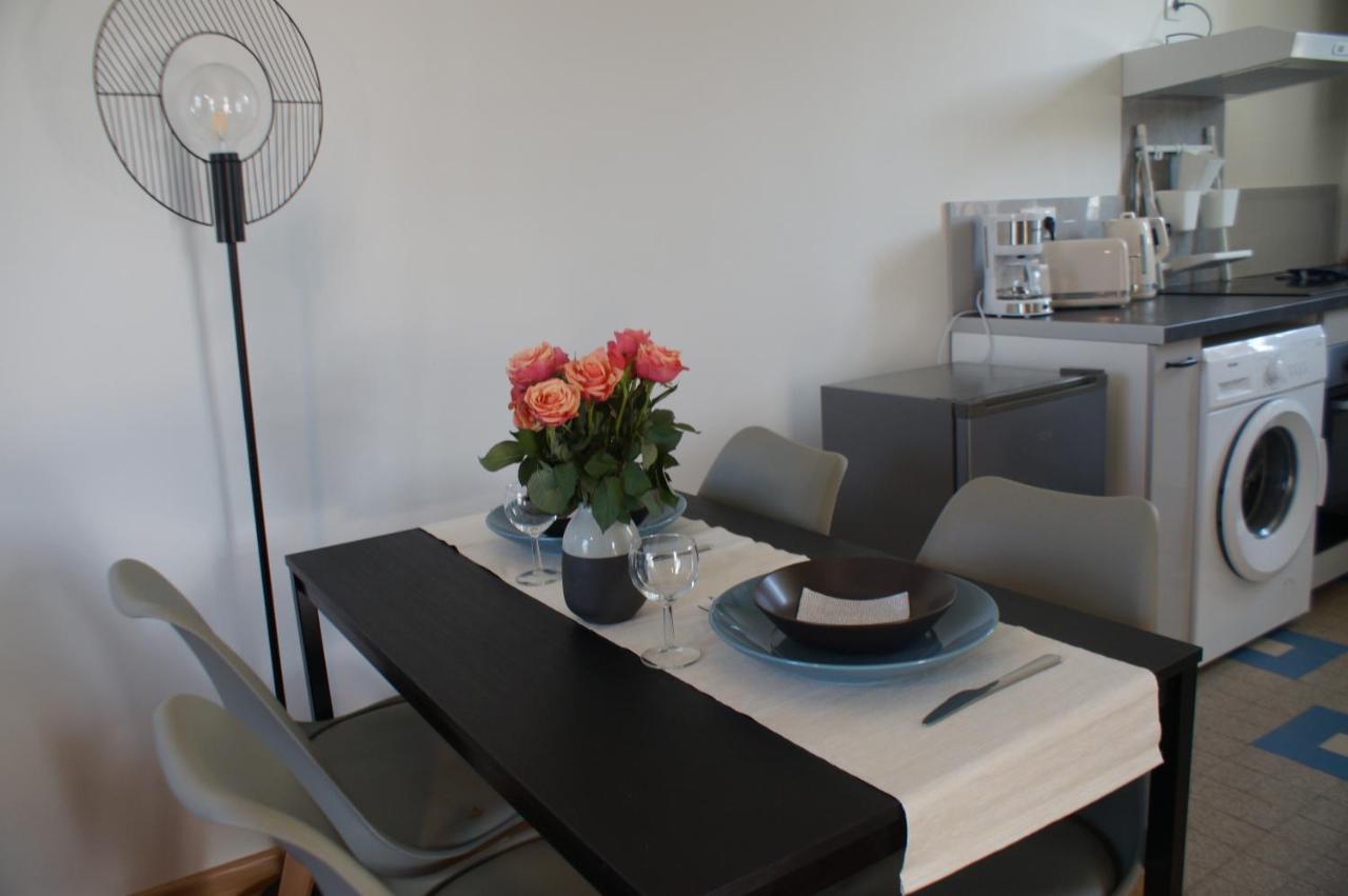 Appartements Cdg Joigny Bagian luar foto
