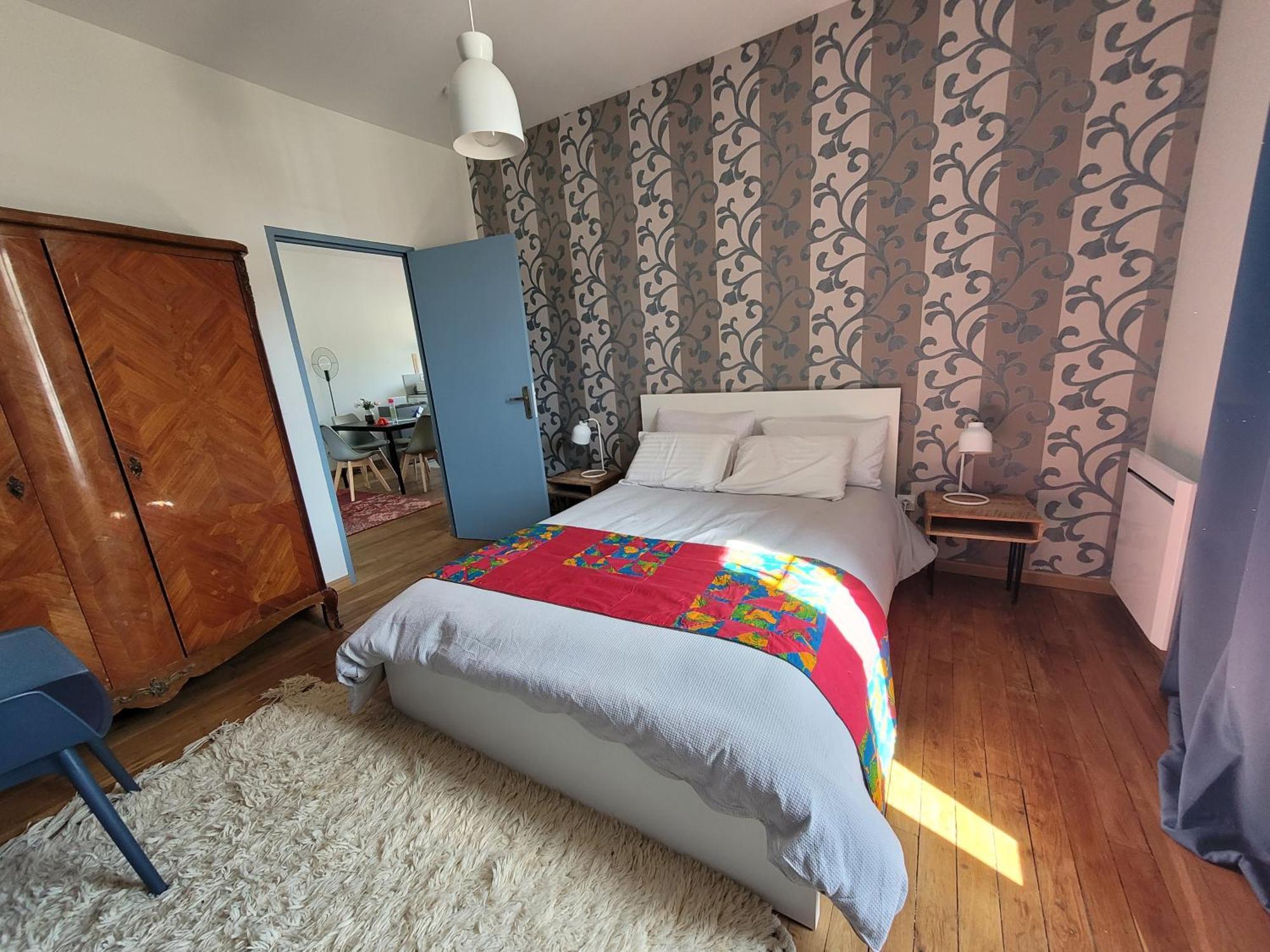 Appartements Cdg Joigny Ruang foto
